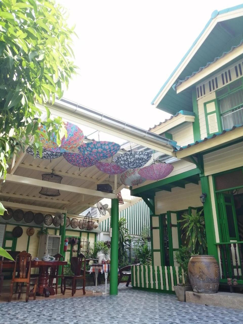 Bed and Breakfast Baan Tepa Boutique House Бангкок Экстерьер фото